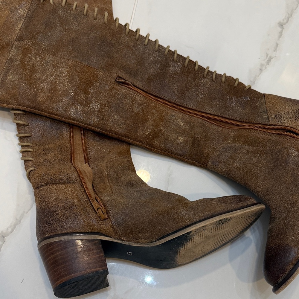 Distressed leather Brown Lace-Up Heeled Boots - Picture 6 of 6